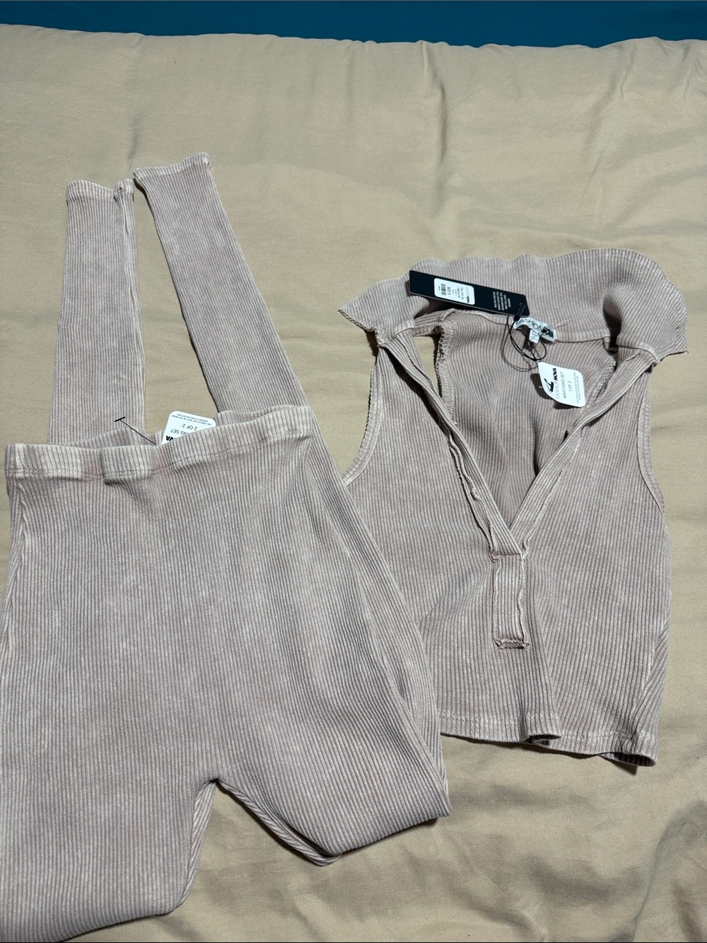Ribbed Knit woman’s set  in Taupe - Picture 4 of 4